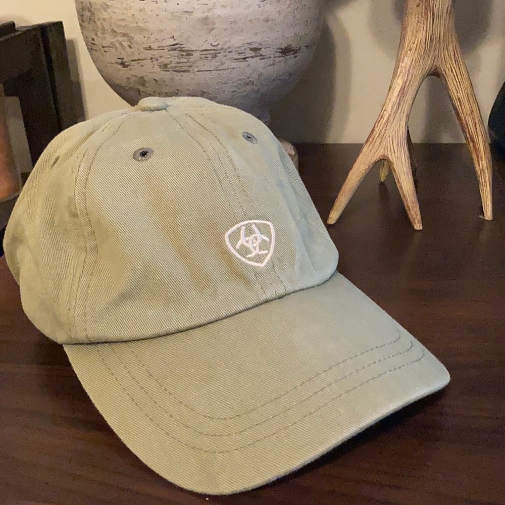 ❌SOLD❌ Ariat Baseball Hat